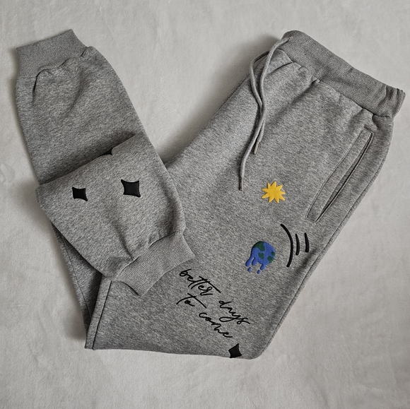 First Row Streetwear Flying Heart Graphic Gray Sweatpant Joggers - Picture 16 of 16